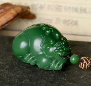 收藏款和田玉碧玉貔貅手把件,精品俄碧老料,7号矿,苏工精雕,油性爆表